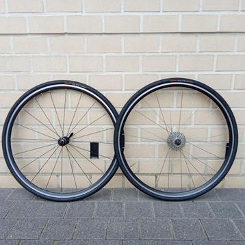 Wiel set Shimano10speed beschikbaar voor biedingen