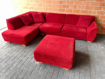 Hoeksalon in stof + pouf / goede staat  beschikbaar voor biedingen
