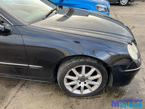 MERCEDES CLK W209 Zwart C197 rechts voorscherm 2002-2010, Auto-onderdelen, Carrosserie, Spatbord, Mercedes-Benz, Gebruikt, Ophalen of Verzenden