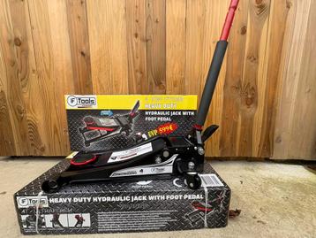 Cric 4 ton avec bedal beschikbaar voor biedingen