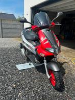 Gilera runner 50 cc dubbel dicsk watergekoeld, Fietsen en Brommers, Scooters | Piaggio, Ophalen, Zo goed als nieuw