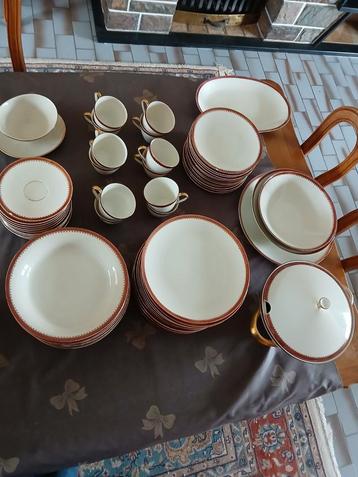 66 delig servies Bavaria beschikbaar voor biedingen