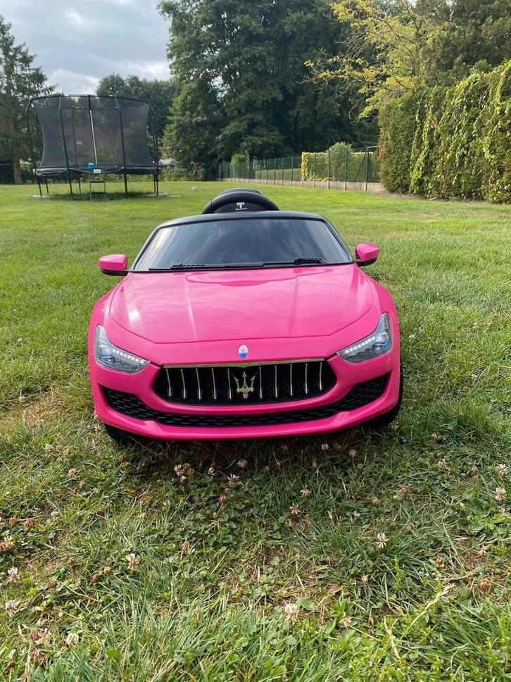 Roze Maserati kinderauto op accu, Kinderen en Baby's, Speelgoed | Buiten | Accuvoertuigen, Zo goed als nieuw, Ophalen