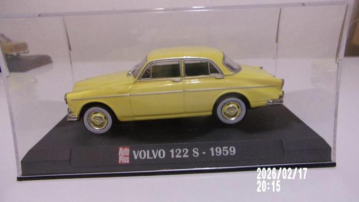 RARE ! VOLVO 122S B16B JAUNE.1/43 COM NEW IXO/AUTO+,VITRINE, Hobby & Loisirs créatifs, Voitures miniatures | 1:43, Comme neuf