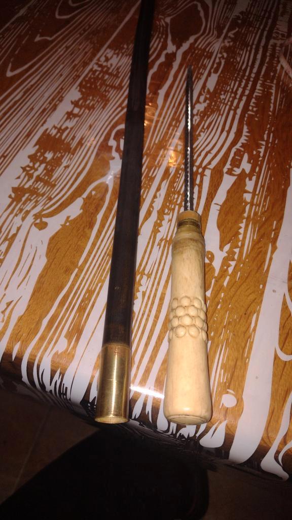 Oude stok met complicaties'', Verzamelen, Overige Verzamelen, Zo goed als nieuw