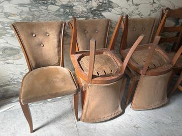 6 antieke stoelen  beschikbaar voor biedingen