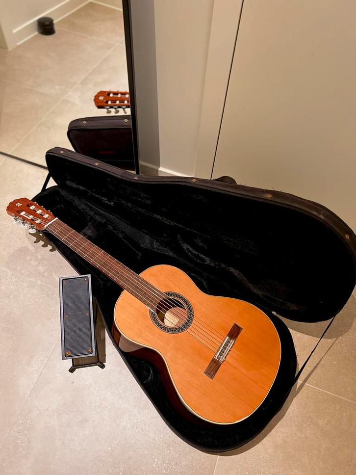 Alhambra 1C Klassieke Gitaar–Complete Set Koffer + Voetsteun, Musique & Instruments, Instruments à corde | Guitares | Acoustiques
