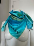 Miss Ricci van Nina Ricci aquarel blauwgroene zijden sjaal, Kleding | Dames, Nina Ricci, Gedragen