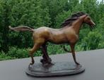 Bronzen paard in galop - jaren 1960 - zeer zwaar - 42cm L, Antiek en Kunst, Verzenden