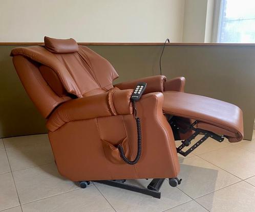 Electrische relax Revilax aan 1/4de van nieuwprijs, Huis en Inrichting, Fauteuils, Zo goed als nieuw, 50 tot 75 cm, Ophalen