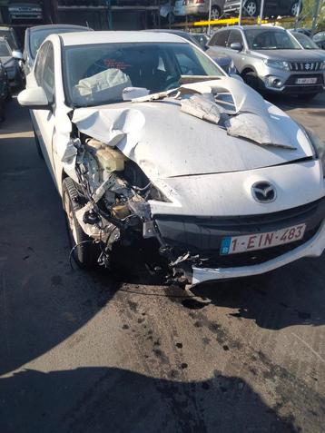 Mazda 3 -  diesel - euro 5 -2012 - ongeval beschikbaar voor biedingen