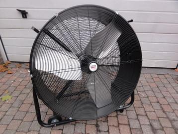 HBM ventilatoor, 1 X gebruikt, zo goed als NIEUW  135 Euro beschikbaar voor biedingen