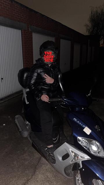 Sum up 125cc peugeot, Fietsen en Brommers, Ophalen, Zo goed als nieuw