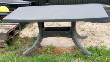 tuintafel met 6 stoelen beschikbaar voor biedingen