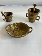 Set van antiek miniatuur koperen mandje + 2 vijzels/stampers, Ophalen of Verzenden, Koper