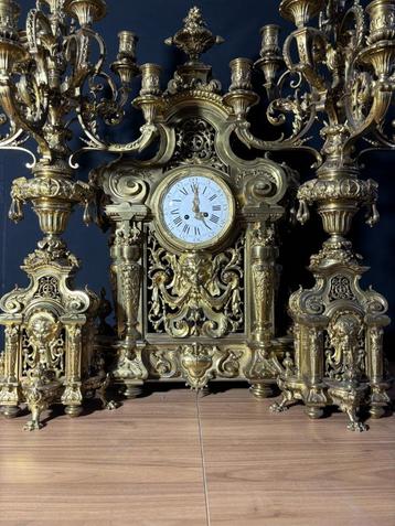 (91) GROTE antieke Franse bronzen Regency klok + kandelaars beschikbaar voor biedingen