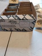 Niko inbouw stopk : 28,5 mm en schakelaars., Ophalen