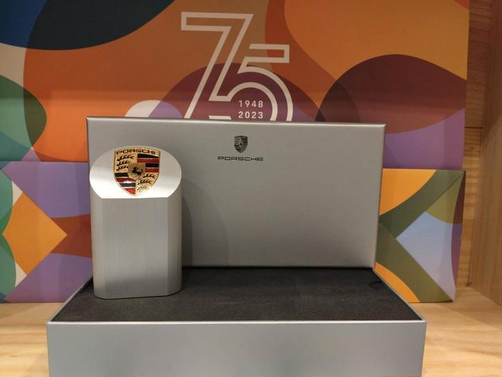 Presse papier métal Porsche pylône ., Collections, Marques automobiles, Motos & Formules 1, Neuf, Voitures, Enlèvement ou Envoi