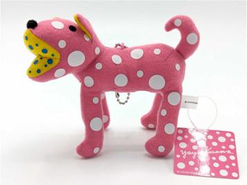 Yayoi Kusama – Pluche “Tocotton Dog” Mascotte (Roze) beschikbaar voor biedingen