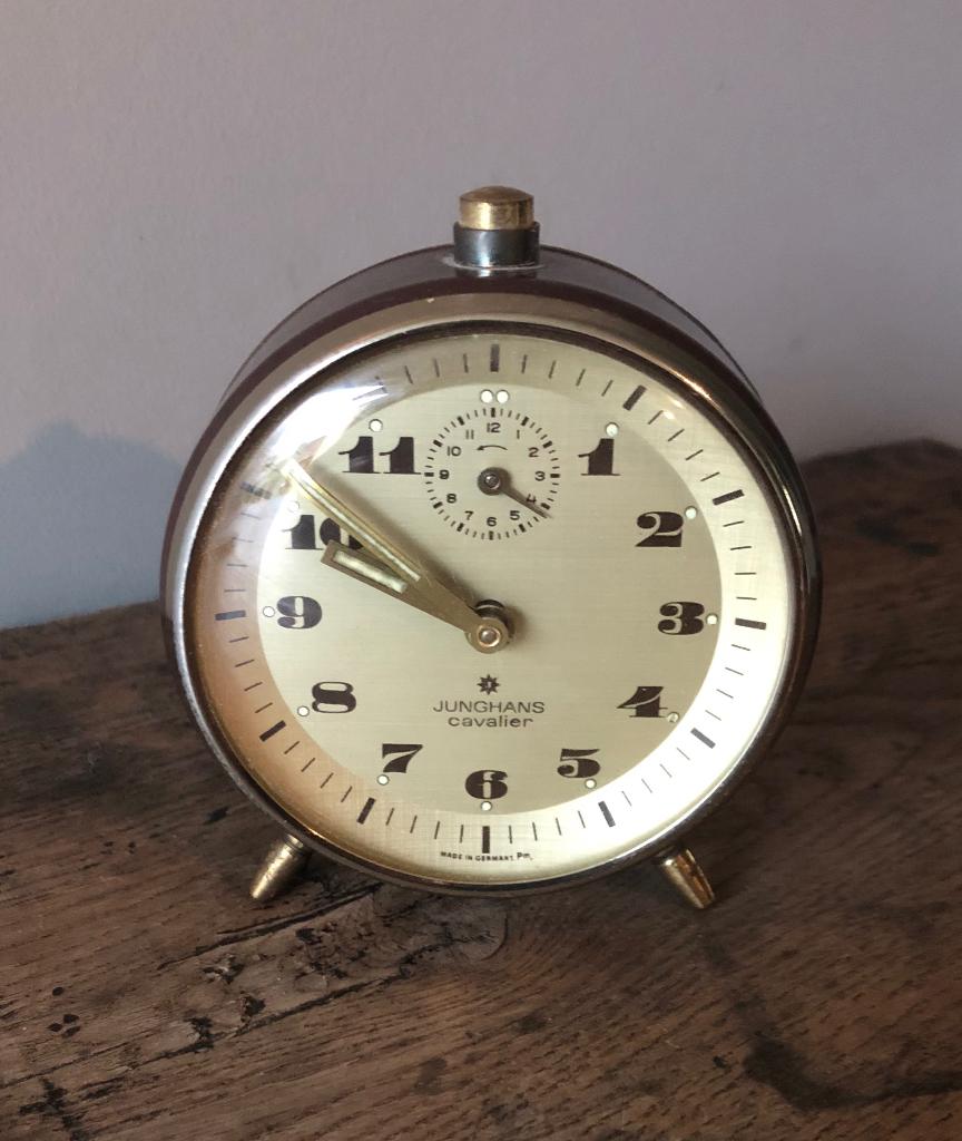 Vintage tafelklokje / wekker jaren 70 Junghans Cavalier, Antiek en Kunst, Curiosa en Brocante, Ophalen of Verzenden