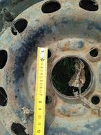 Roue 13 pouces d occasion( pneu à changer), Autos : Pièces & Accessoires, Enlèvement, 13 pouces, Pneus et Jantes