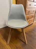 2 moderne stoelen lichtgrijs, Huis en Inrichting, Stoelen, Ophalen, Kunststof, Gebruikt, Twee