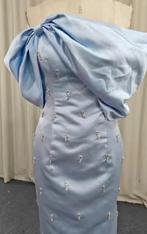 Belle robe d'occasion, prête à briller, Vêtements | Femmes, Robes, Taille 38/40 (M), Enlèvement ou Envoi, Bleu, Sous le genou