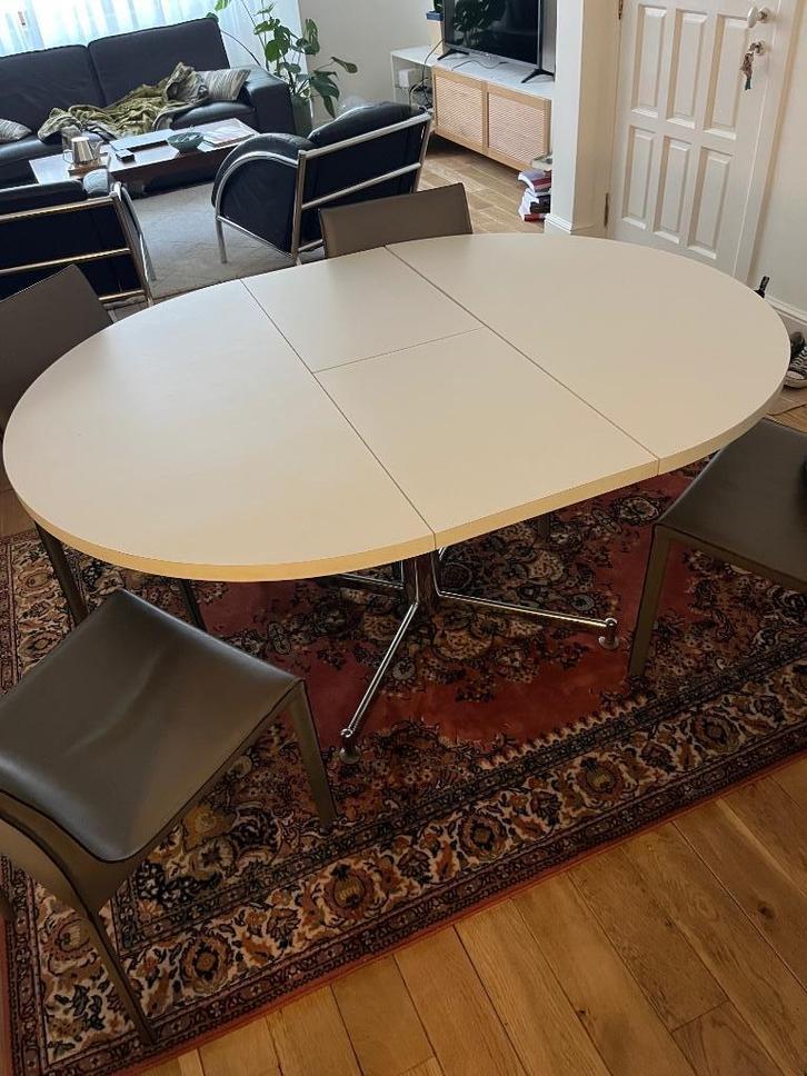 Vintage uitschuifbare ronde eettafel, Huis en Inrichting, Tafels | Eettafels, Gebruikt, Vijf personen of meer, Rond, Ophalen