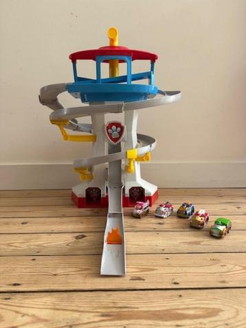 Paw Patrol - Toren met racebanen beschikbaar voor biedingen