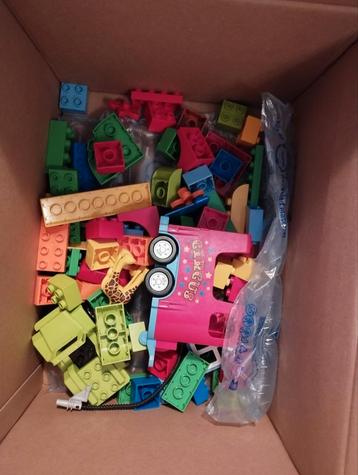 Lego Duplo blokken, auto's en dieren