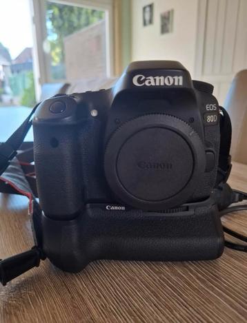 Canon 80D + poignée batterie + 2 batteries — Excellent état beschikbaar voor biedingen