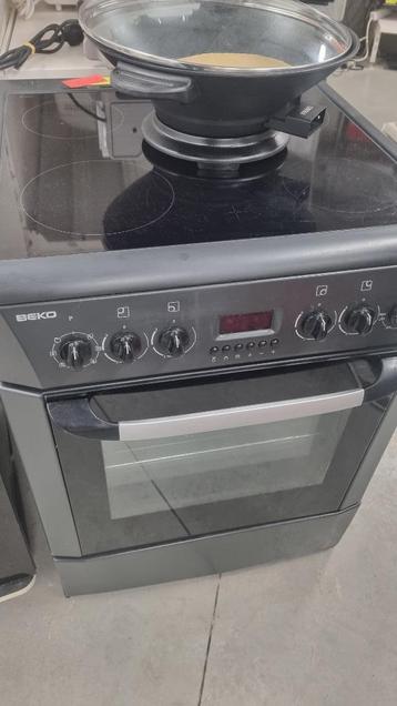 Cuisinière électrique vitro-céramique Beko CM 68200 C beschikbaar voor biedingen