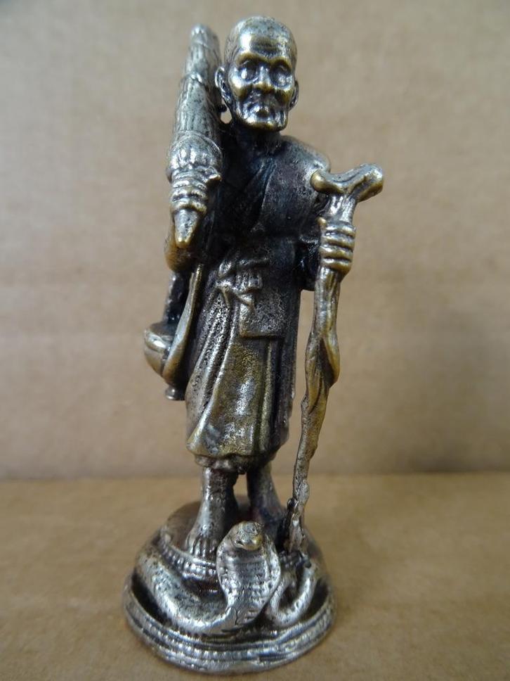 Statue bouddha Phra Sivali 7.5cm statue Phra Sivali 1970, Maison & Meubles, Accessoires pour la Maison | Statues de Bouddha, Comme neuf