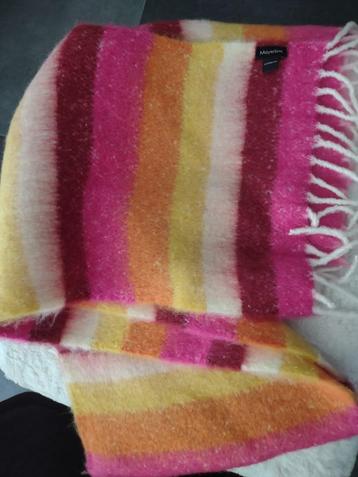 x Nieuwe veelkleurige wintersjaal Mayerline  beschikbaar voor biedingen