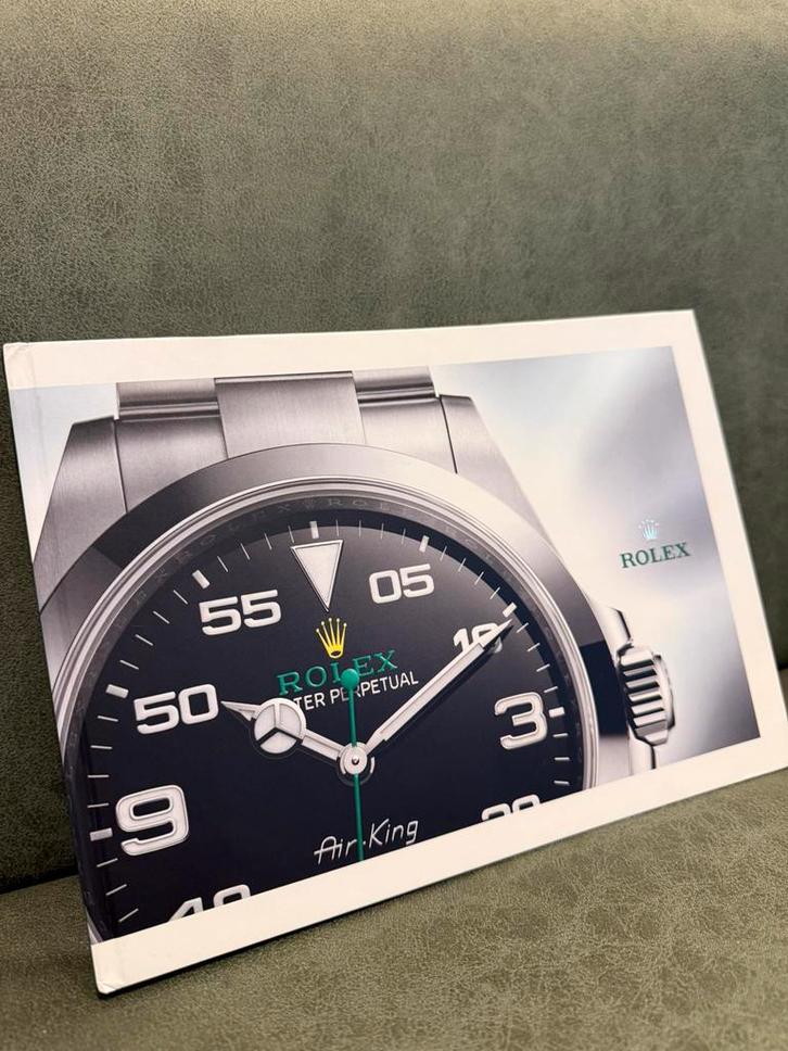 Rolex catalogus 2022-2023, Handtassen en Accessoires, Horloges | Heren, Zo goed als nieuw, Rolex, Ophalen of Verzenden