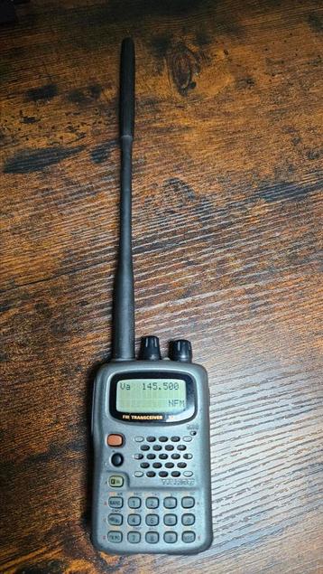 Yaesu VX-5 Triband 6/2/70cm beschikbaar voor biedingen