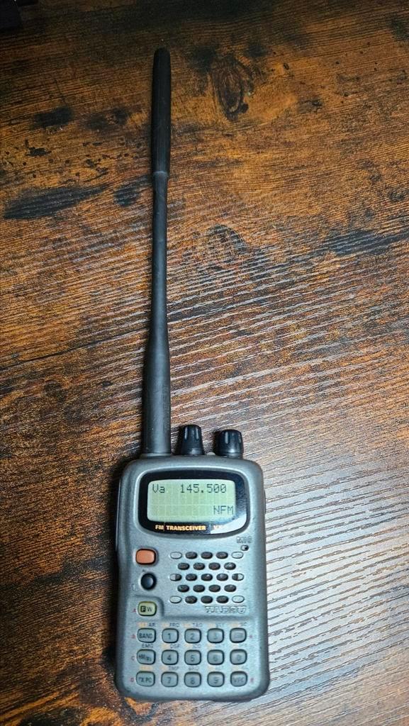 Yaesu VX-5 Triband 6/2/70cm, Telecommunicatie, Portofoons en Walkie-talkies, Gebruikt, Ophalen of Verzenden