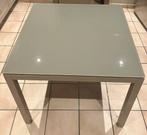 Tafel met glazen blad en 2 stoelen, Huis en Inrichting, Tafels | Eettafels, Ophalen, Zo goed als nieuw