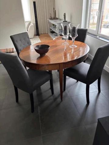 Eettafel rond (ovaal) hout beschikbaar voor biedingen