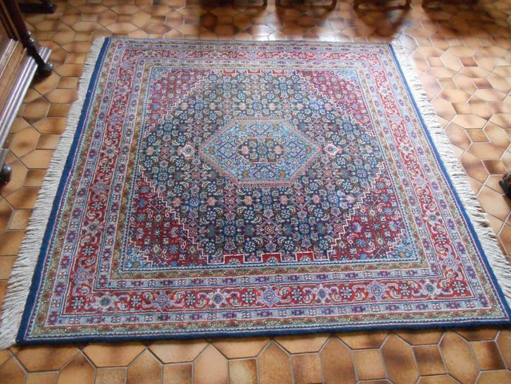 VIERKANTIG HANDGEKNOOPT TAPIJT INDIA ATTEST VAN OORSPRONG, Antiek en Kunst, Antiek | Tapijten, Tafelkleden en Textiel, Ophalen