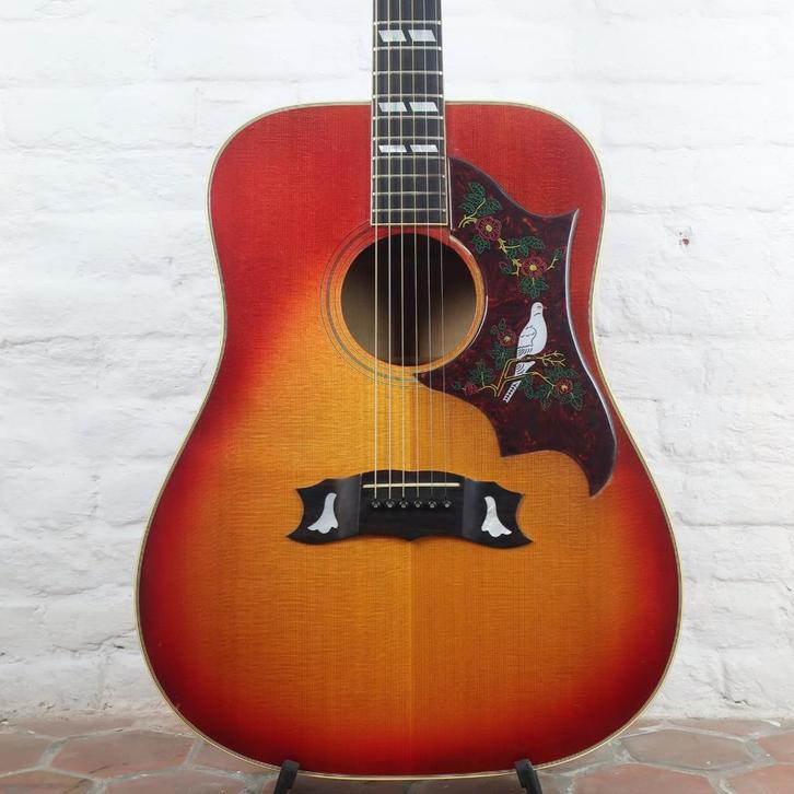 Gibson Dove 1974 met originele koffer, Muziek en Instrumenten, Snaarinstrumenten | Gitaren | Akoestisch, Zo goed als nieuw, Western- of Steelstringgitaar