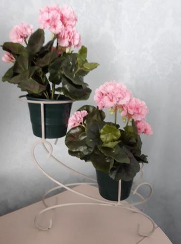 vintage metalen plantenhouder fig. 2 potten witgrijs h: 39,5 beschikbaar voor biedingen