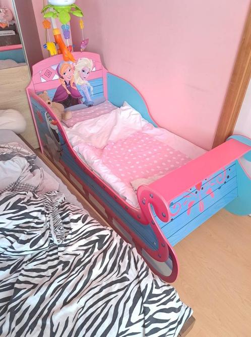 Kinderbed FROZEN, Kinderen en Baby's, Kinderkamer | Bedden, Zo goed als nieuw, Matras, Ophalen