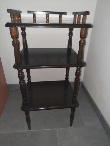 Vintage hoge tafel of houten objecthouder H.76cm 37x30cm beschikbaar voor biedingen
