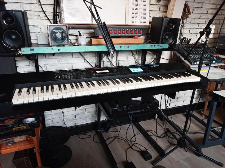 Roland Juno DS 88 touches, pédales, console de mixage..., Musique & Instruments, Synthétiseurs, Comme neuf, 88 touches, Roland