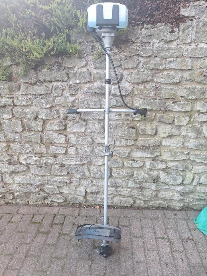 Debrouissalleuse central park à essence avec acce garantie, Doe-het-zelf en Bouw, Bouwverlichting, Ophalen