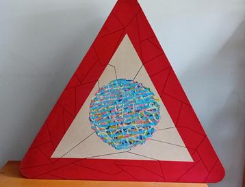 Triangle de signalisation 3D peint par Axel - art urbain beschikbaar voor biedingen