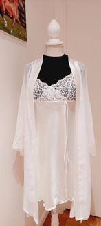 Un magnifique Enssemble nuisette et kimono M/38/40., Neuf, Lingerie ou Maillot de bain, Enlèvement, Blanc