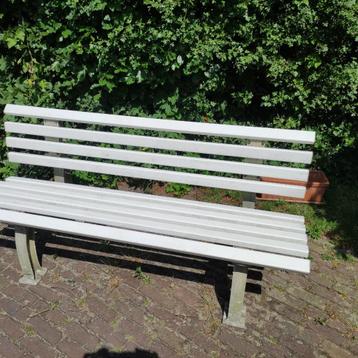 Zitbank, tuinbank beschikbaar voor biedingen