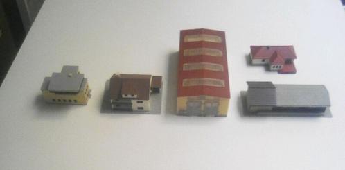 Vend 5 maisons et bâtiments Marklin Z 1/220, Hobby en Vrije tijd, Modeltreinen | Overige schalen, Zo goed als nieuw, Brug, Tunnel of Gebouw